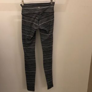 lululemon athletica Pants - Lululemon black gray white legging, sz 4, 71196 lululemon athletica Pants - Lululemon black gray white legging, sz 4, 71196